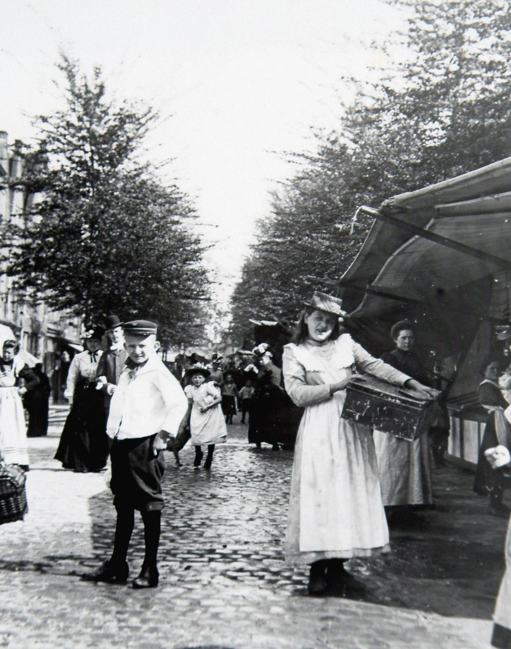 Dordrecht Ondergronds 50, Vriesestraat Kermis op de