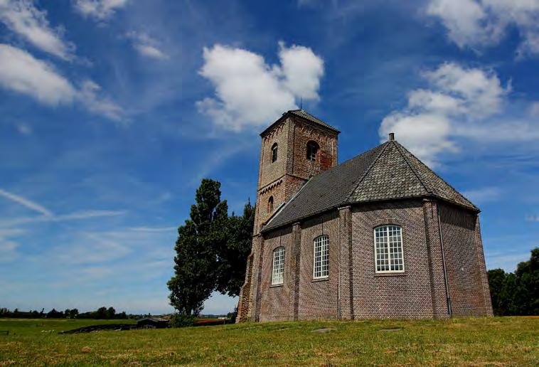 Het historische Kerkepad naar het markante kerkje van Haarlemmerliede is er daar één van.