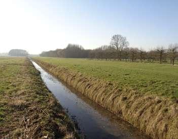 beperkt doorzicht aanwezig, ter hoogte van de oostelijke/noordwaartse oprit van de A27. Verder zuidelijk ligt de Autenasekade met een viaduct over de A2.