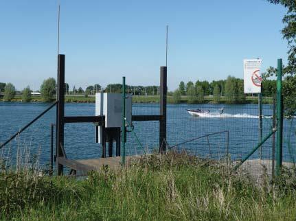 Behalve ter hoogte van het Vijverhof, de vakantieverblijven en de chalets is in de vijver het