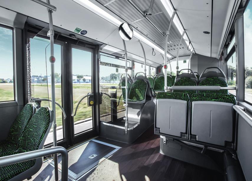 Andere aandrijving. Dezelfde handling. Het interieur van de nieuwe Citaro hybrid is nauwelijks te onderscheiden van dat van dezelfde carrosserie-uitvoeringen met verbrandingsmotor.