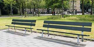 De standaardafmeting van de Picknick set is 2200x1500x745 mm. Boulevard, Scheveningen.