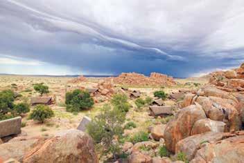 Kalahari Anib Lodge **** Ligging: In hartje Gondwana Kalahari Park, genesteld als een groene oase tussen de rode zandduinen. Op 30km van Mariental, zuidelijk van Windhoek.