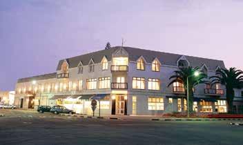 Hansa Hotel ****(*) Ligging: In het centrum van Swakopmund, ideaal voor het verkennen van de stad. Accommodatie: Alle 58 kamers werden individueel uitgerust en gedecoreerd.