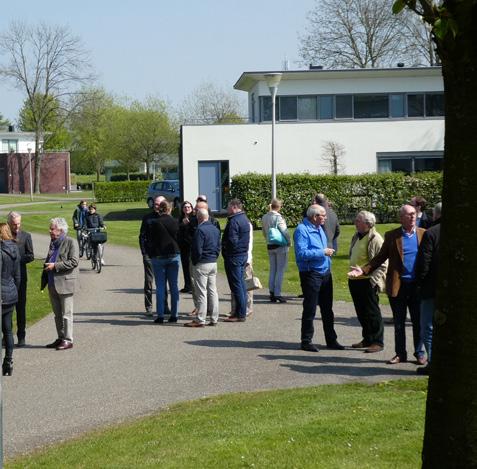 3 Locatiebezoek Park Craeyenburgh Twee bewoners van Park Craeyenburgh hebben een rondleiding door het woonbuurtje verzorgd en diverse vragen beantwoord over het wonen in Park Craeyenburgh.