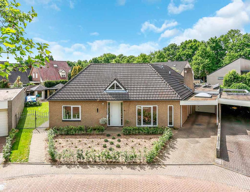 DE AA 12 SOMEREN Bouwjaar: ca 1991 Inhoud woning: ca 900 m³ Woonoppervlakte: ca