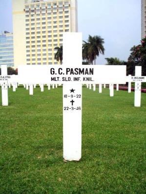 13 Op 22 maart 1946 te Den Pasar gesneuveld.