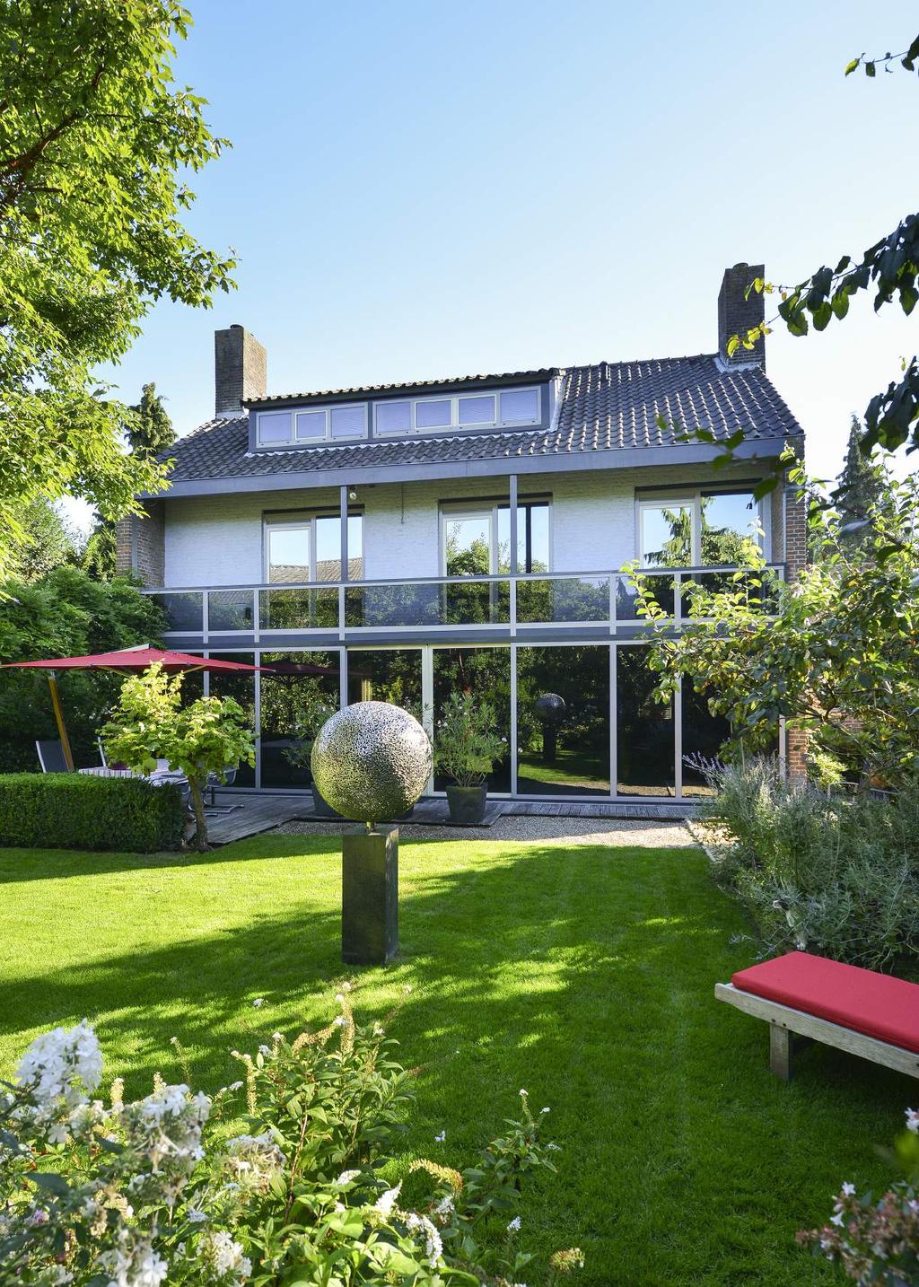 Isidorusweg 47 in Eindhov Vrijstaan villa