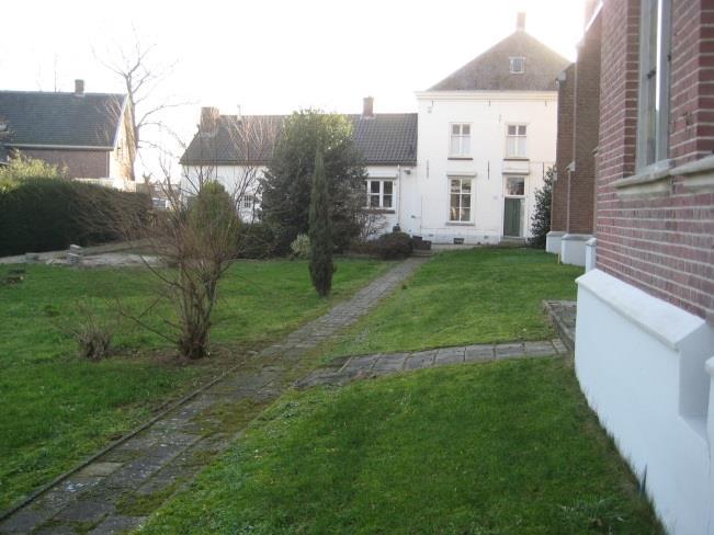 De locatie Julianaplein bestaat uit de voormalige pastorie van de kerk (die nu functioneert als woonhuis) en de bijbehorende achtertuin. De achtertuin grenst weer aan de locatie Sint Jansvoort.