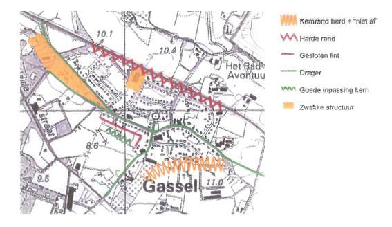 De verkaveling aan de zuidzijde van de Schoolstraat, grenzend aan de locatie Molenakker, is niet waardevol. Door de groensingel is deze bebouwing landschappelijk ingepast.