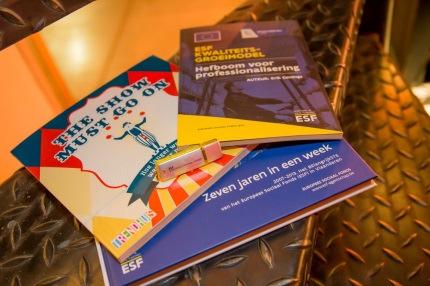 In de goodiebag van de ESF-Infopromenade vonden de aanwezigen verder ook nog: de jaarpublicatie 2014: ESF Kwaliteitsgroeimodel, Hefboom voor professionalisering, de meeste recente