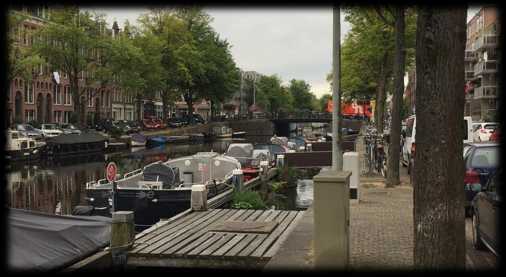 Door deze bedrijfsvaartuigen te voorzien van ligplaatsvergunningen heeft stadsdeel West invulling gegeven aan de Watervisie met betrekking tot dit kanaal. Er is immers sprake van kleinschaligheid.