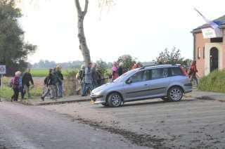 Rond de 325 lopers van de vereniging van Friese Lange Afstand Lopers kwamen het dorp binnen