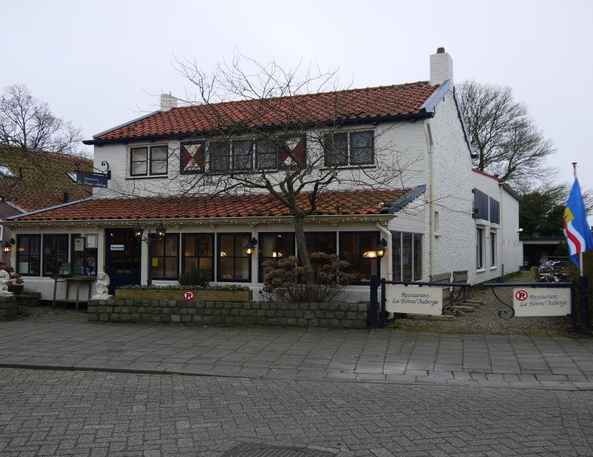 RESTAURANT "LA BONNE AUBERGE" Gelieve discreet met deze informatie om te gaan Vrijblijvende informatie De adviseur: Bart Brinkman b.brinkman@klaassenbv.