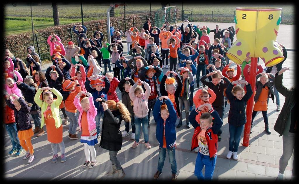 De koningsdagdans.okido. Groep 6: Donderdag hadden we sportdag. We gingen eerst naar 5 onderdelen buiten doen en daarna 5 onderdelen binnen. Het was allemaal leuk, fijn zo n sportieve middag!