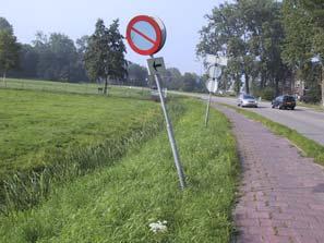 o.v. rechstand: > 30 Paal staat recht.