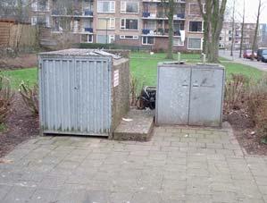 aanwezig Container heeft geen schade, schilderwerk is goed.