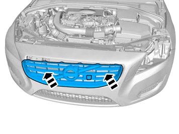 93A Afbeelding A Afbeelding B geldt voor auto's met rechtse besturing zonder radiateurklep, afbeelding C met Plaats de grille met de linker korte kant eerst.