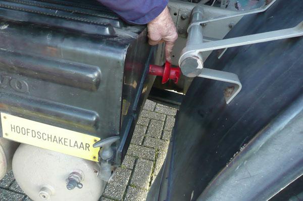 Absorptiekit In de achterste bergkast aan de linkerkant van de tankwagen bevindt zich een zgn. Spill- of absorptiekit.