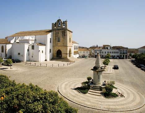 ROUTES EN PADEN CENTRUM RIA FORMOSA 81 Stadsboog (St) Kathedraal van Faro (St) de belangrijkste stedelijke centra van het zuiden van het Iberisch schiereiland, heeft de plaats zijn belang in stand