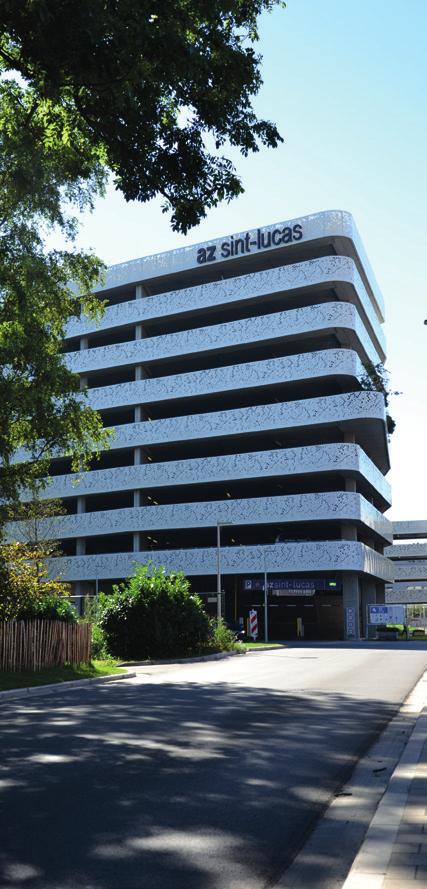 Parkeren Als patiënt van het dagziekenhuis oncologie is er de mogelijkheid om te parkeren op de parkeertoren van AZ Sint-Lucas. U kunt deze parking binnenrijden via de Blaisantvest.