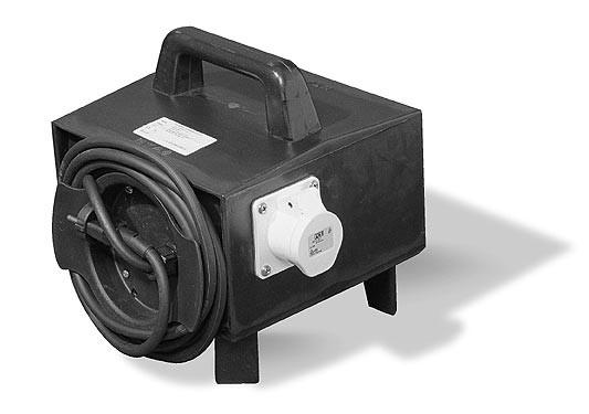 HELAF -verdeelkasten HT33069 Extra Volrubber trafokast HELAF HATTEM 230/230V 2200VA, voorzien van: - 3 m H07RN-F 2 x 1,5 qmm en een stekker - 1 thermische beveiliging 10 Amp.