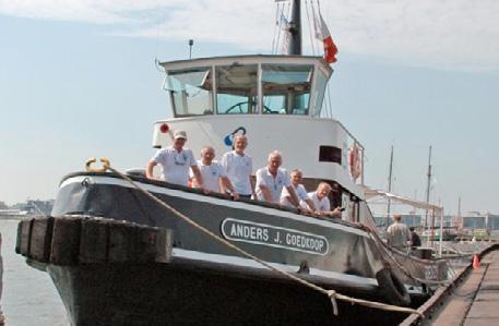 Sail 2015 Tijdens Sail Amsterdam 2015 is voor bestuur, werkgroep en een aantal vrienden een rondvaart met een GVB-veerboot georganiseerd door Coen Bos, hetgeen zeer op prijs werd gesteld.