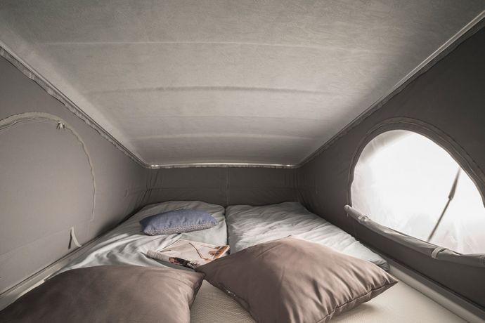 Uitzetdak Schotellattenbodem Door het optioneel verkrijgbare uitzetdak met geïntegreerd bed met slaapcomfortsysteem krijgt u een afzonderlijke slaapkamer in de HYMERCAR