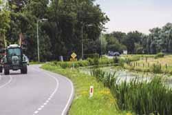 De N910 Deze weg loopt vanaf de N361 bij Dokkum tot de N355 bij Kollum. 36 deelnemers gaven aan dat deze weg in Friesland als eerste moet worden aangepakt.