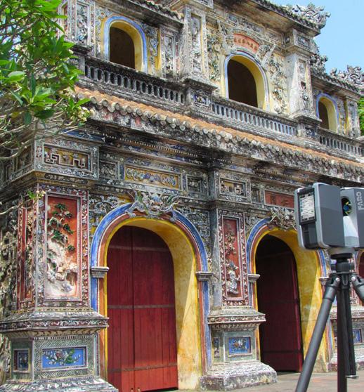 van historische bouwwerken en opgravingen op te stellen. Dankzij de geïntegreerde kleurencamera kunnen direct fotorealistische 3D-afbeeldingen worden gemaakt.