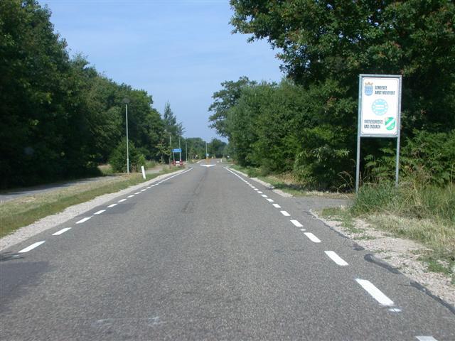 1 2 Afbeelding 4.9. Grensovergangen vanuit Roerdalen met buurgemeente Ambt Montfort: 1) Holsterweg en 2) Bergerweg. 4.3.5.