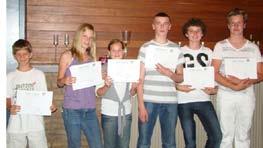 Nr. 110 Augustus 2009 15 het leuk te vinden. Toen ik klaar was kreeg ik al meteen te horen dat ik was geslaagd, en dat de volgende woensdag na de drumbandrepetitie de diploma-uitreiking was.