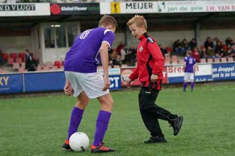 voor doet in de gymles, maar voor Bram is het een fluitje van een cent. Het stomste op school is taal, want dat is moeilijk. Hij zou dat het liefst overslaan.