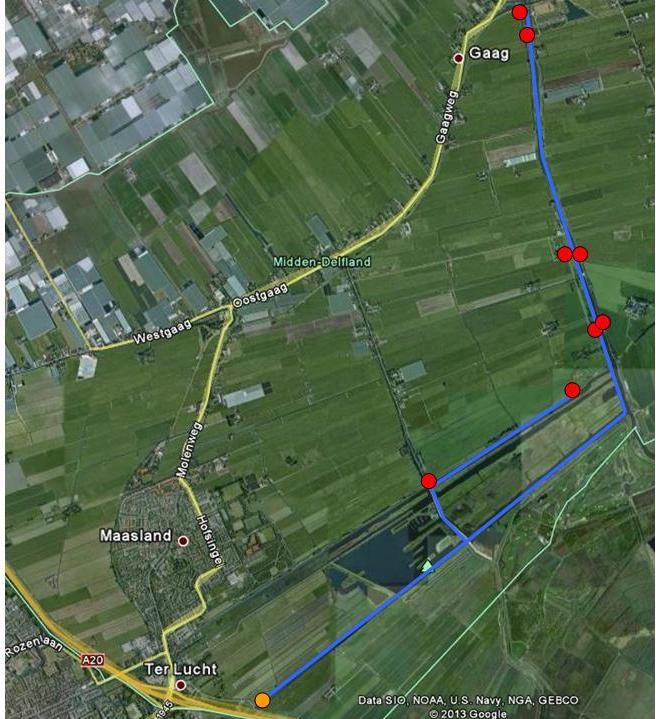 Figuur 12: Indicatieve transportroutes over het water (blauwe lijnen) en laad- (oranje punt) en losplaatsen (rood punt) voor materiaal en materieel.