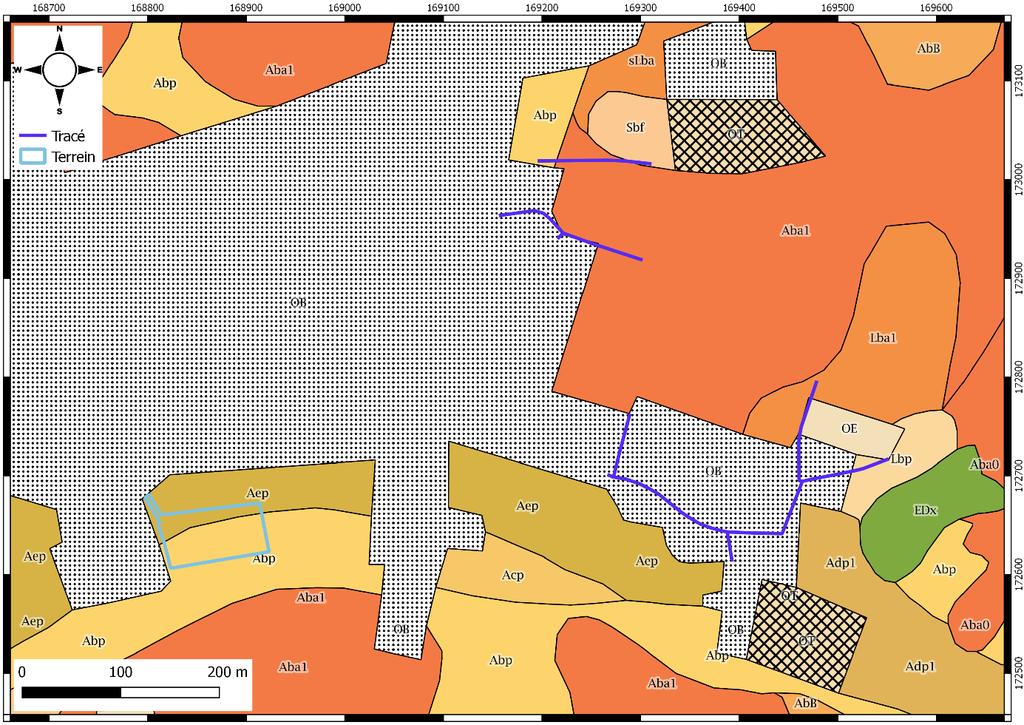 3.2 BODEMKUNDIGE SITUERING 3.2.1 BODEMKAART Figuur 13: Gedigitaliseerde bodemkaart (1:20.000) met aanduiding van het tracé (blauw) en het terrein voor grondverbetering (lichtblauw).