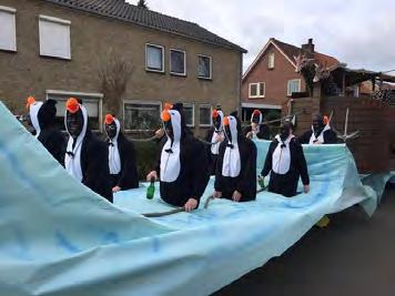 Zo ook respect voor de pinguïns, die de Ark ondanks de ruige zee, door