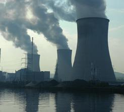 DOOR JAN SCHILS, BRUSSEL Volgens de laatste stand van zaken gaan drie verouderde kerncentrales in Doel en Tihange tegen 2015 dicht, met de mogelijkheid ze drie jaar langer open te houden als er door