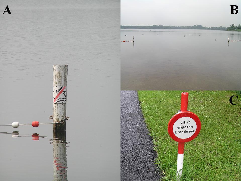 Figuur 3. Het waarschuwingsplaatje op elk houten paaltje (A), de opening in de ballenlijn (B) en het bordje van de brandweer (C) Figuur 4.