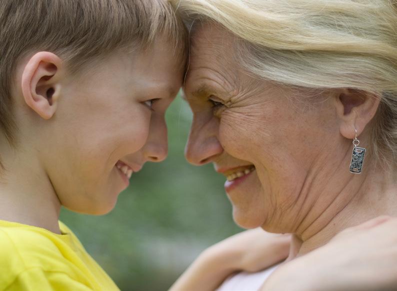 Bezoekregeling Bezoek van familie en vrienden zowel tijdens een ziekenhuisverblijf, als thuis, is en blijft erg belangrijk. Bezoek kan de patiënt opbeuren en stimuleren.