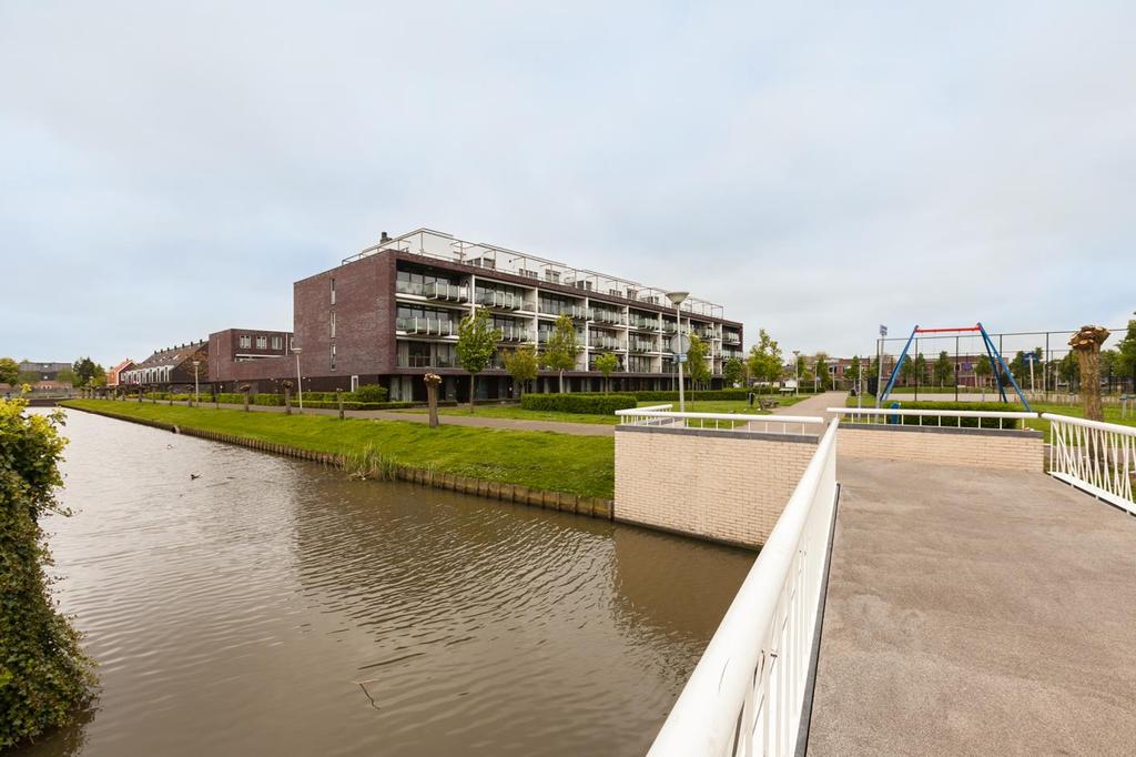 Victoria 47, Den Hoorn 2 kamer hoek-appartement gelegen in het moderne appartementencomplex De Schout in de nieuwbouwwijk Look-West.