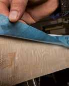 Door het derde kleefbeen dicht u in stap ook de kopse kant van gelamineerde wanden af, en vermijdt u de negatieve invloed van luchtkieren in de structuur van het (gelamineerde) hout zelf.
