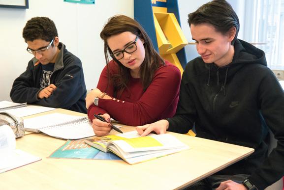 Indeling schooljaar Het Erasmus is... Persoonlijk. Les in kleine klassen en oog voor ieder individu. Begeleiding.