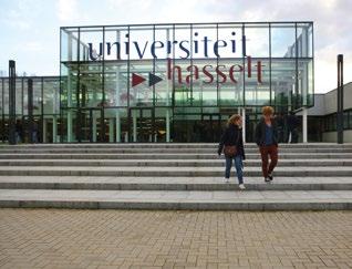 Praktisch Inschrijven Hoe geraak je op de campus? Op kot Hoeveel kost studeren? Hoe inschrijven? Als je je voor de eerste keer inschrijft aan de Universiteit Hasselt, dan doe je dat in twee fasen.