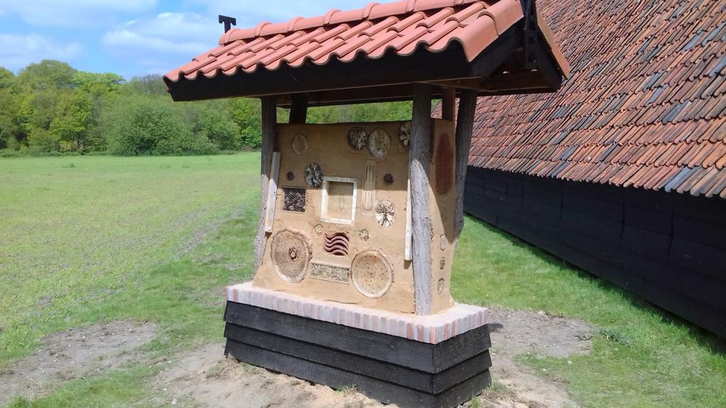 Een nieuw hotel in Amerongen: Bij het Informatiecentrum de Tabaksschuur aan de Veenseweg in Amerongen is een nieuw hotel gebouwd.