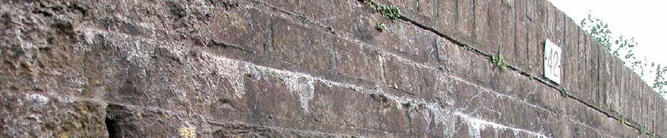 DE KADEMUREN VAN MIDDELBURG 4. Restauratie-adviezen 4.1. Achterstallig onderhoud en verval van de muren Oude herstellingen zijn meestal gemetseld met portlandspecie.