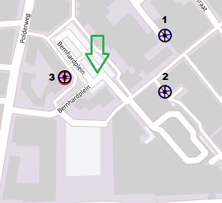 Selectieve veldsterktemeting Bernhardplein, ingezoomd op 950 MHz (GSM) Figuur 2; Antenne opstelpunten conform Antenneregister. De groene pijl geeft de meetlocatie aan.