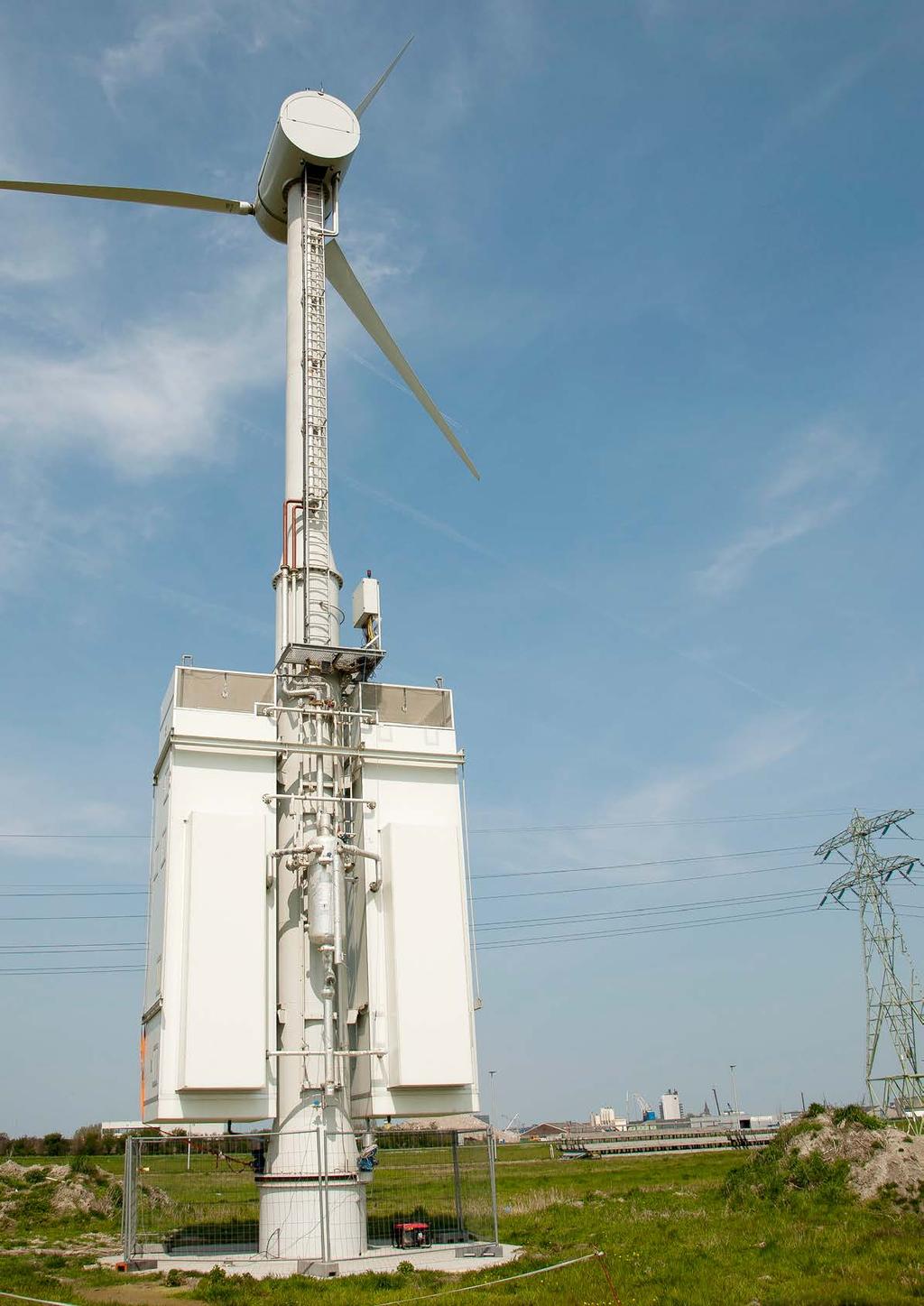 Voorbeelden van technische innovaties Dutch Rainmaker maakt een windmolen, die uit vocht in de lucht circa 7500 liter water per dag kan produceren.