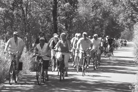 Fietstocht Voor jong en oud is ook dit jaar weer een fietstocht van ongeveer 25 kilometer uitgezet.