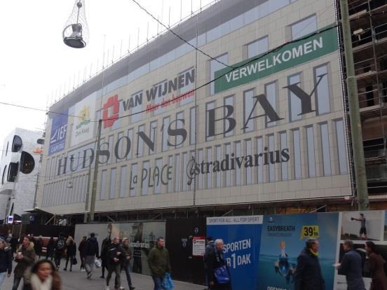 Noord/Zuidlijn Hotel V Winkelend publiek Venstertijden Geen