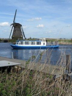 Wij starten in Grand café het Groothoofd met koffie en gebak, daarna de stadswandeling en in dat zelfde café gebruiken wij ook de lunch.